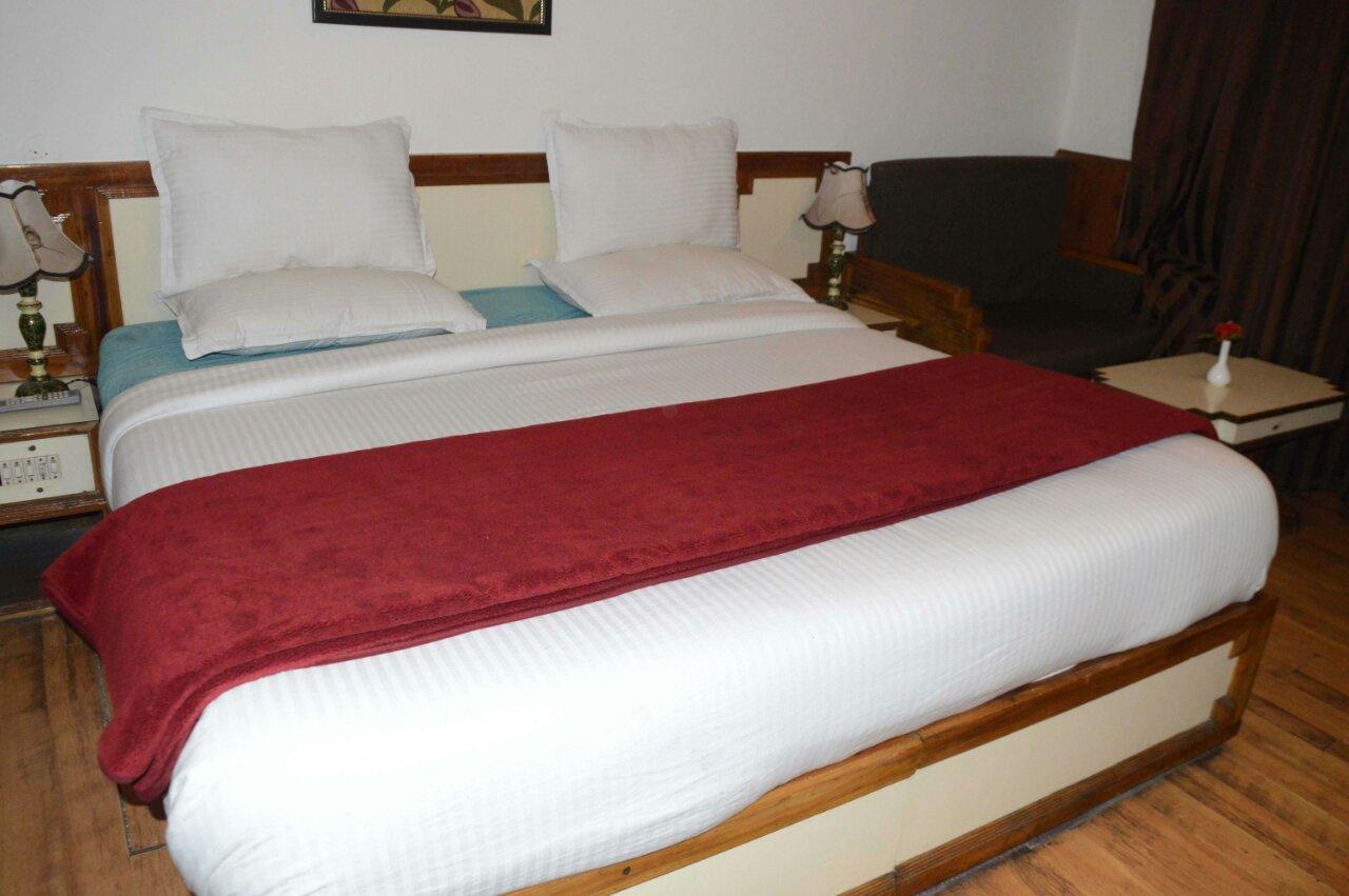 Standard Hotel And Resturant Srīnagar Extérieur photo
