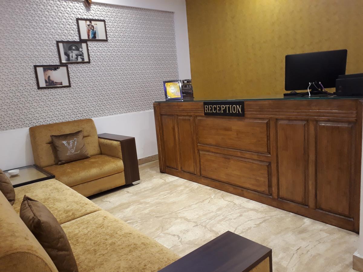 Standard Hotel And Resturant Srīnagar Extérieur photo
