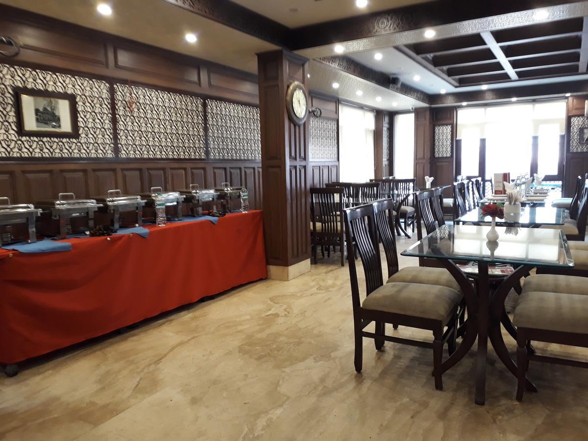 Standard Hotel And Resturant Srīnagar Extérieur photo