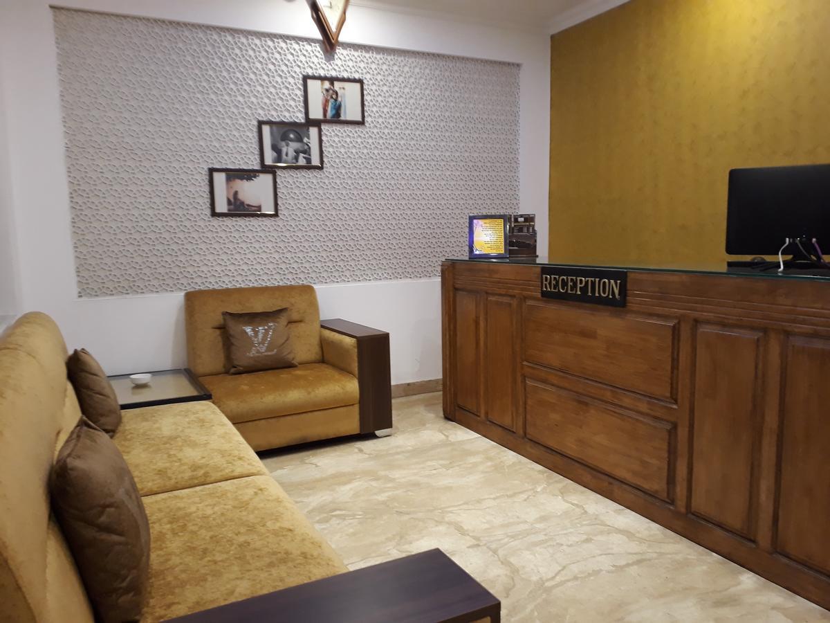 Standard Hotel And Resturant Srīnagar Extérieur photo